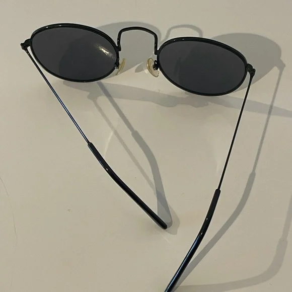 Stylish Black Round Sunglasses - Picture 4 of 4